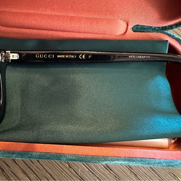 GUCCI GG0449S 002 Wayfarer Polarized Sunglasses - Picture 6 of 6